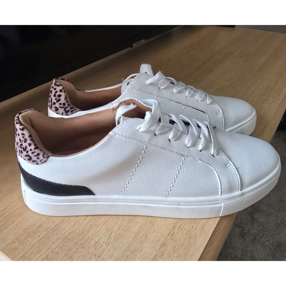 Dolce Vita Faux Leather Court Sneaker - White w/ leopard print Size 8.5 NEW